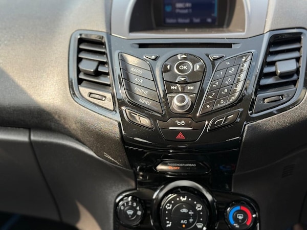 Used Ford Fiesta 2015 for sale - 75340979: Photo 32