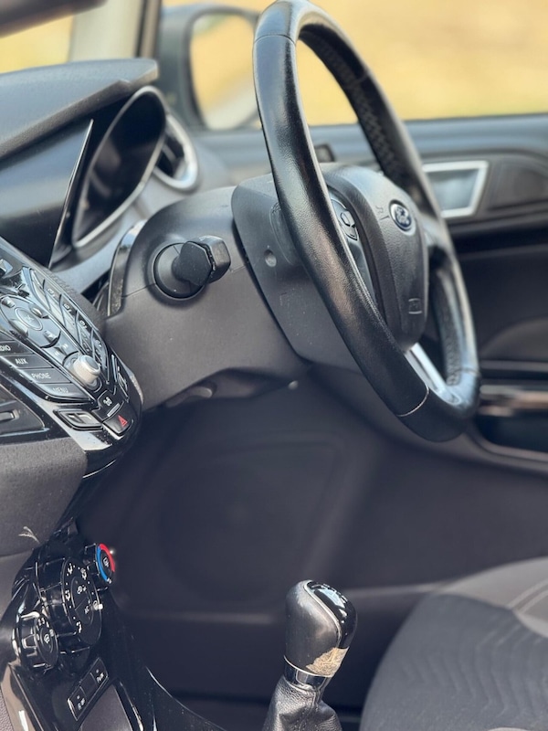 Used Ford Fiesta 2015 for sale - 75340979: Photo 50