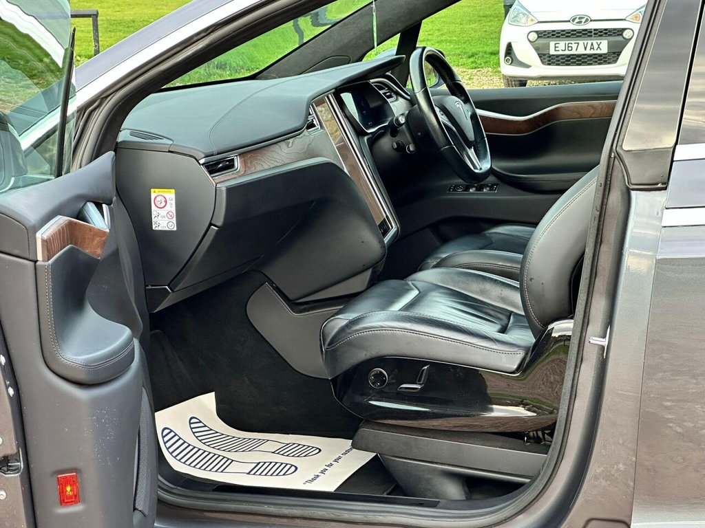 Used Tesla Model X 2017 for sale - 76520653: Photo 26