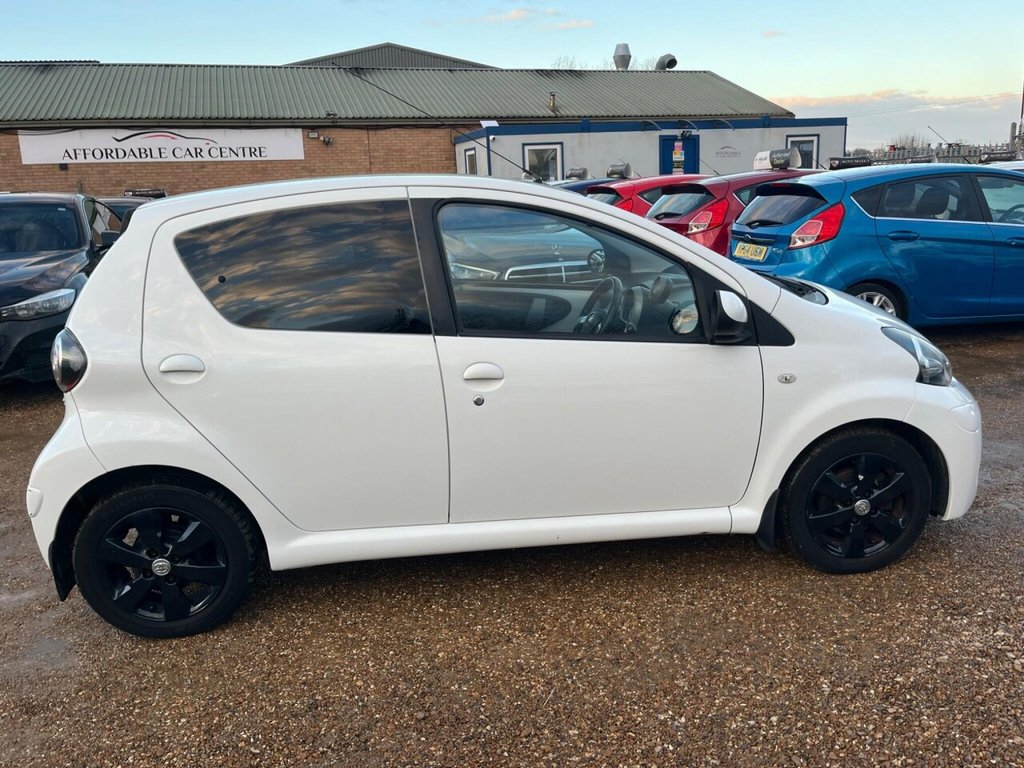 Used Toyota AYGO 2012 for sale - 77706163: Photo 16