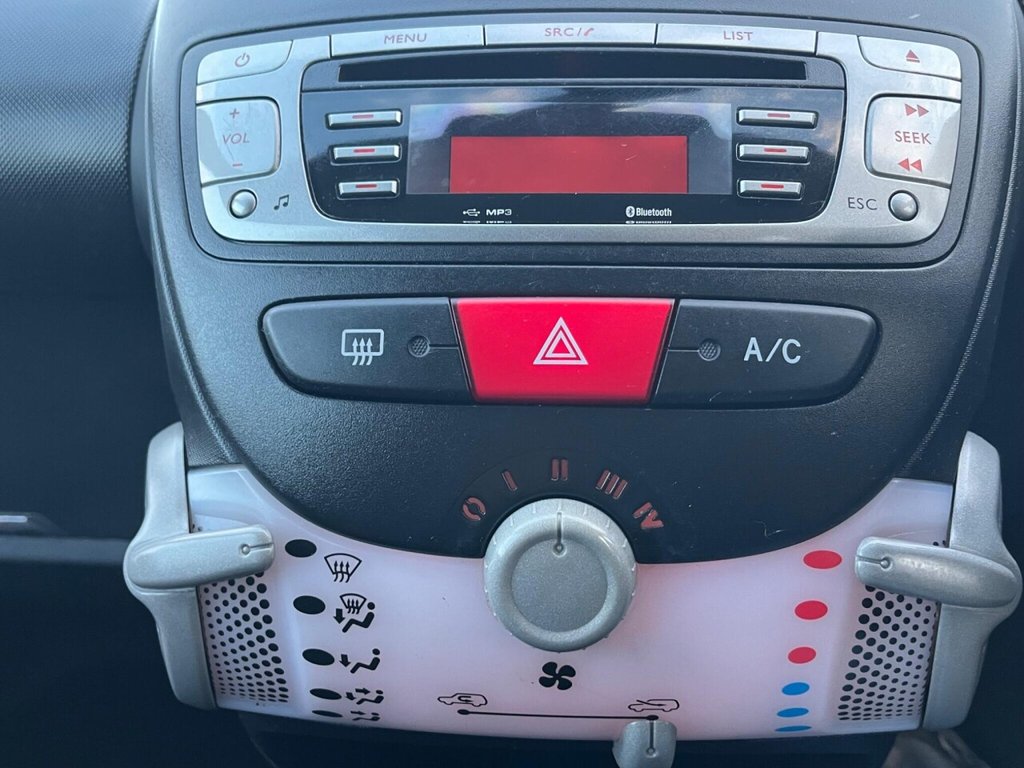 Used Toyota AYGO 2012 for sale - 77706163: Photo 27