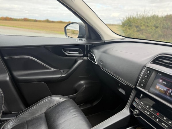 Used Jaguar F-Pace 2017 for sale - 76223294: Photo 23