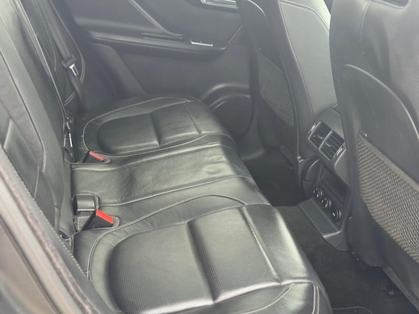 Used Jaguar F-Pace 2017 for sale - 76223294: Photo 30