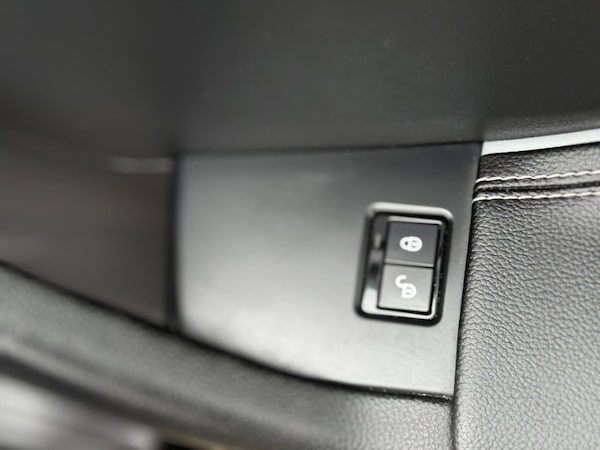 Used Jaguar F-Pace 2017 for sale - 76223294: Photo 33