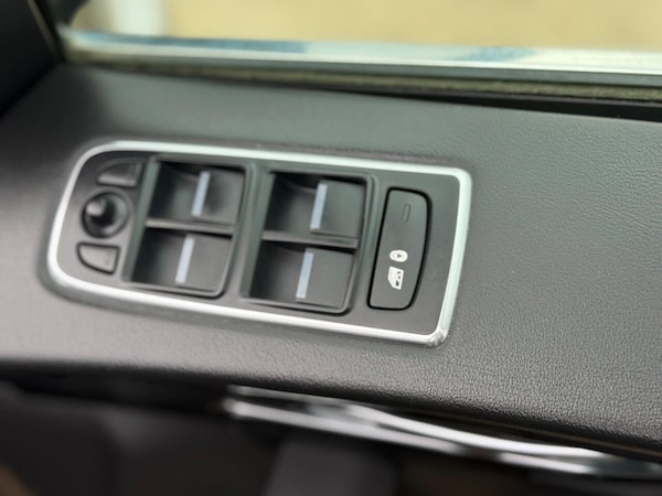 Used Jaguar F-Pace 2017 for sale - 76223294: Photo 34