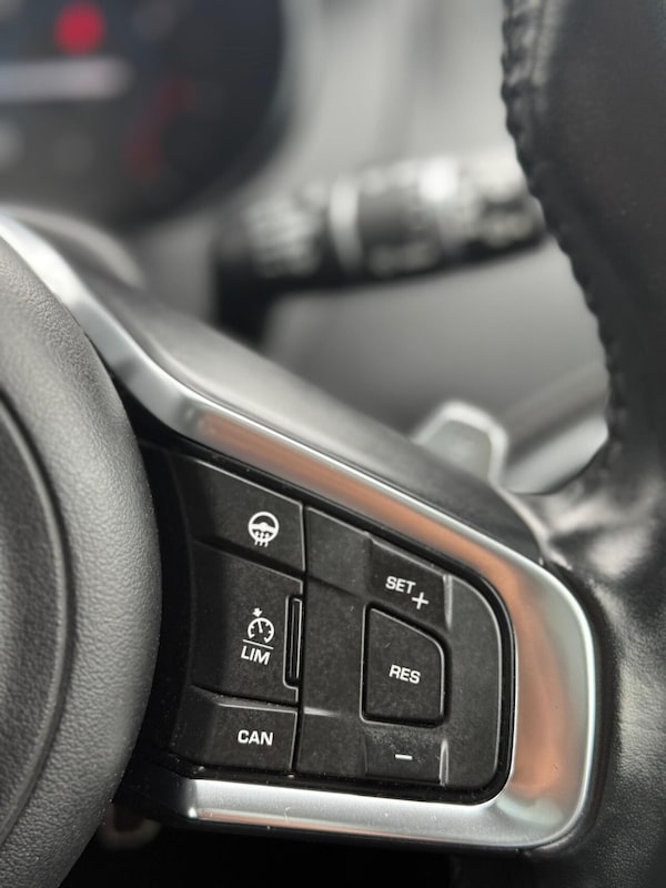 Used Jaguar F-Pace 2017 for sale - 76223294: Photo 36
