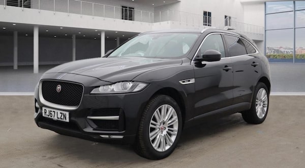 Used Jaguar F-Pace 2017 for sale - 76223294: Photo 3