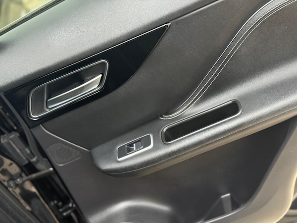 Used Jaguar F-Pace 2017 for sale - 76223294: Photo 41