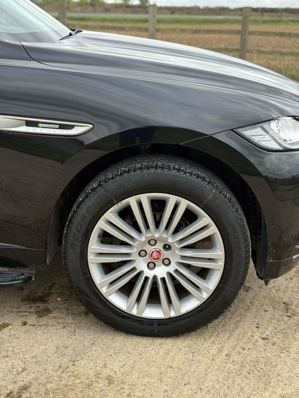 Used Jaguar F-Pace 2017 for sale - 76223294: Photo 43