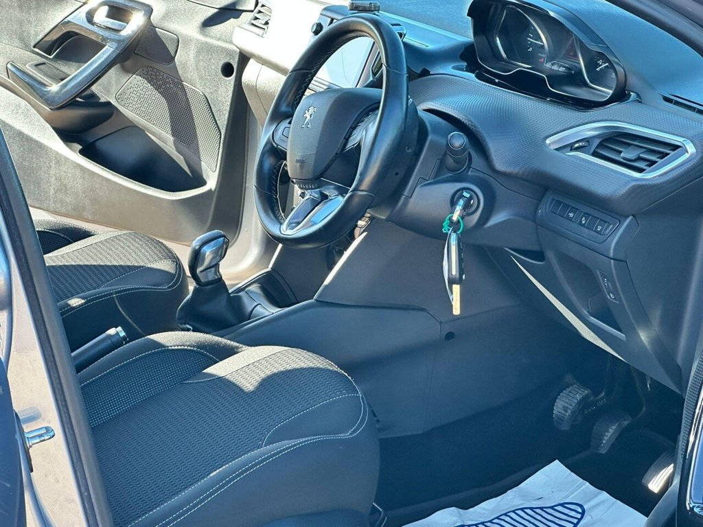 Used Peugeot 208 2019 for sale - 76228979: Photo 15