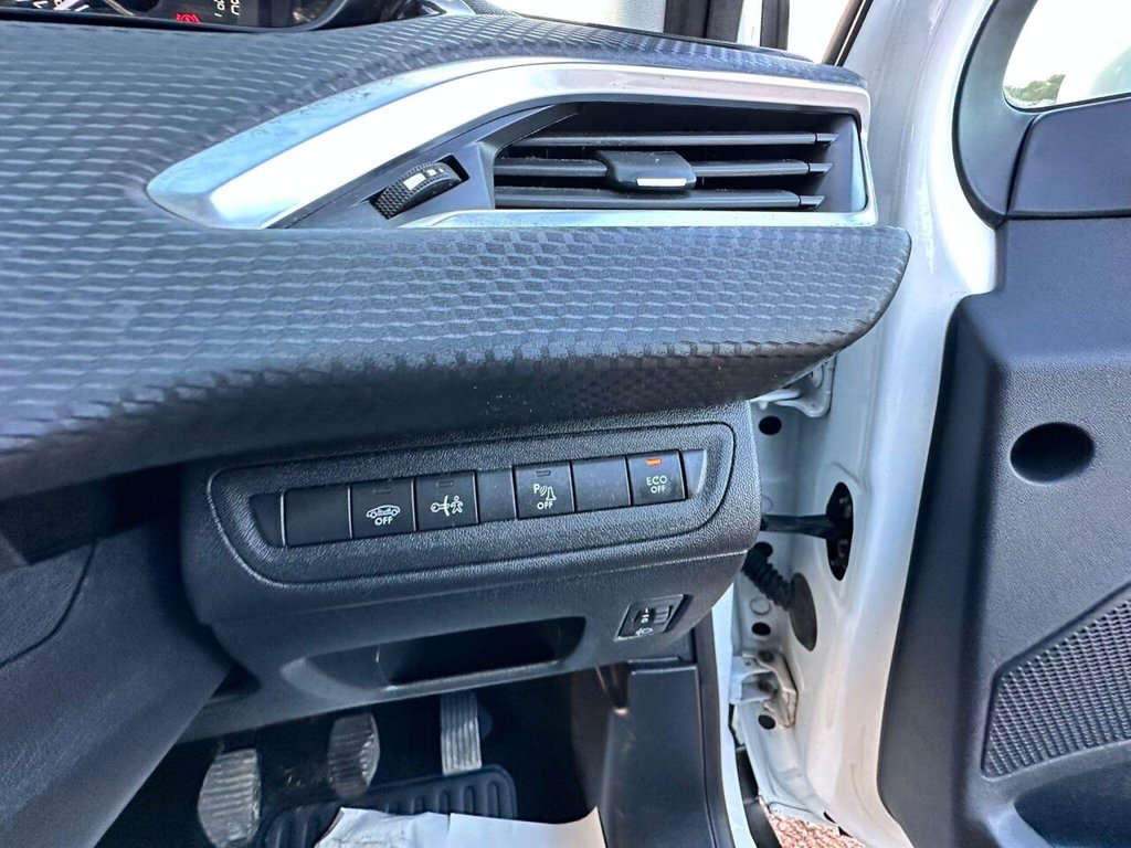 Used Peugeot 2008 2018 for sale - 77739541: Photo 28