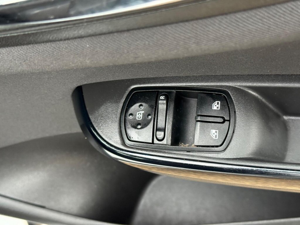 Used Vauxhall Corsa 2015 for sale - 76670551: Photo 19