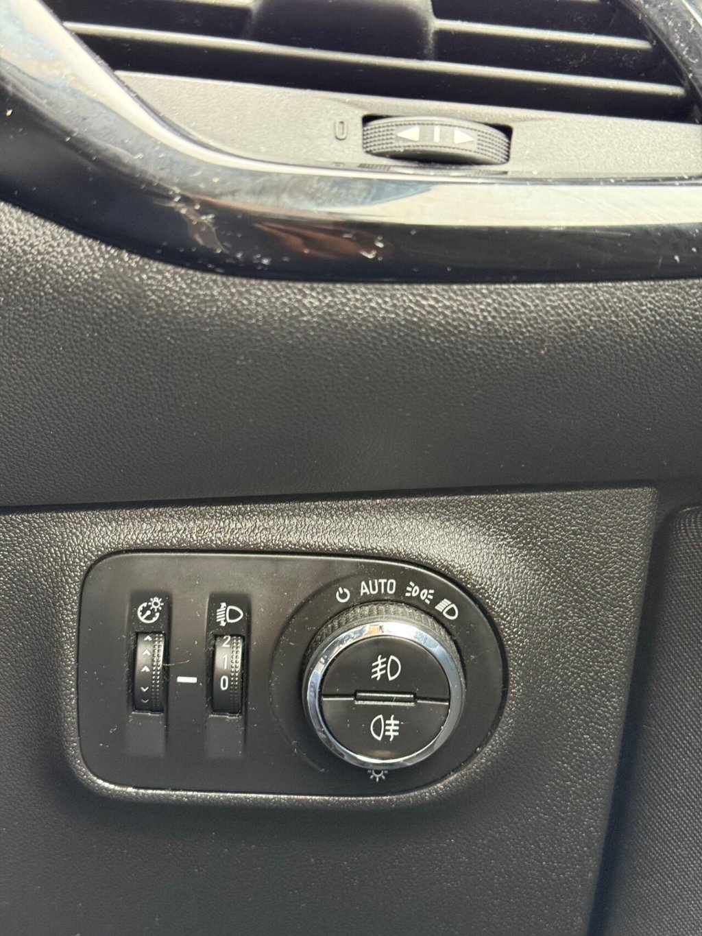 Used Vauxhall Corsa 2015 for sale - 76670551: Photo 27