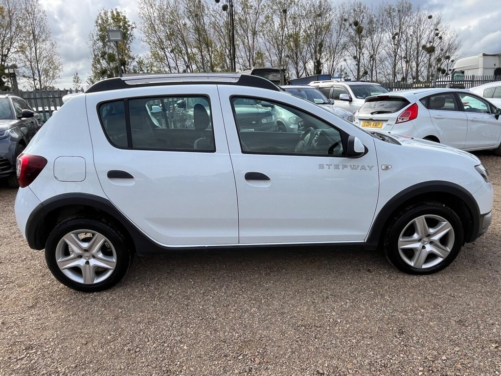 Used Dacia Sandero Stepway 2016 for sale - 76327958: Photo 6