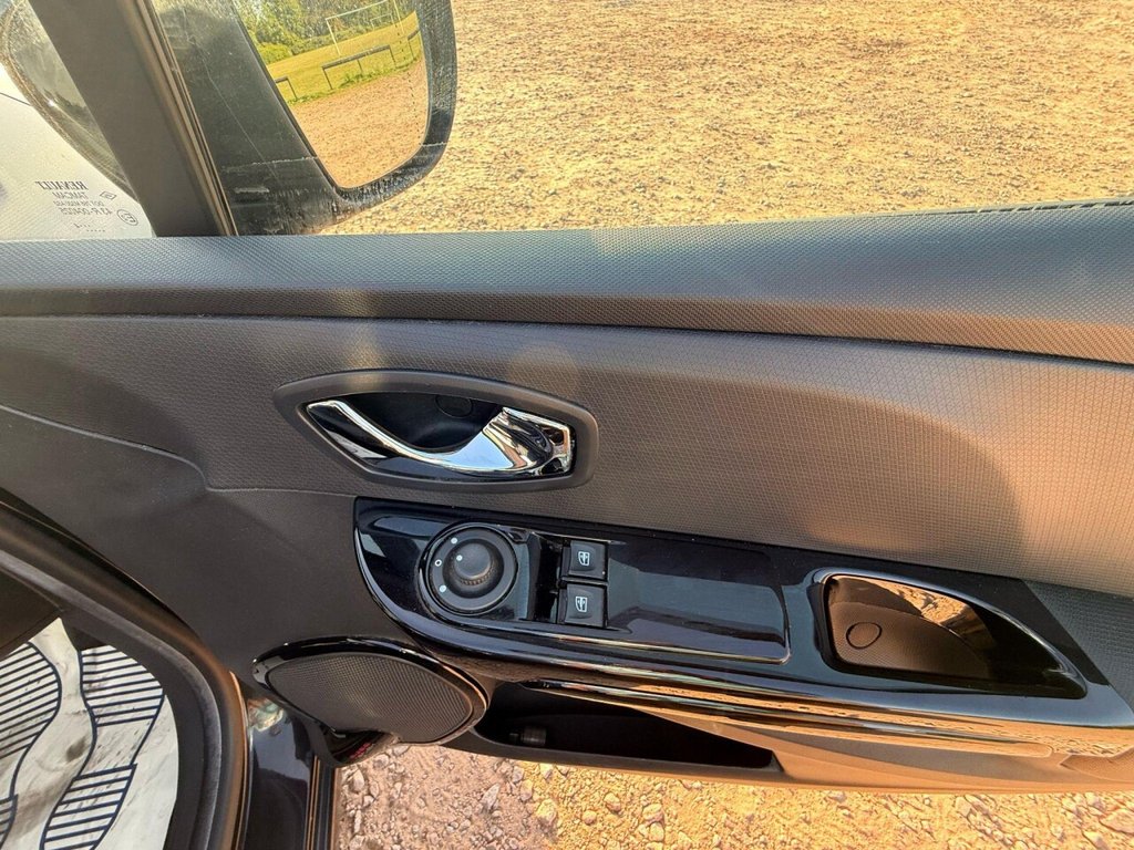 Used Renault Clio 2014 for sale - 78181160: Photo 35