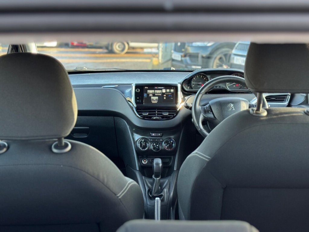 Used Peugeot 208 2015 for sale - 76910291: Photo 14