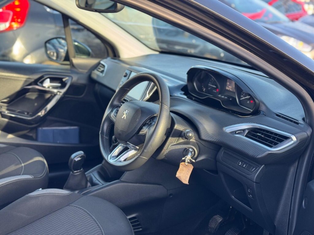 Used Peugeot 208 2015 for sale - 76910291: Photo 16