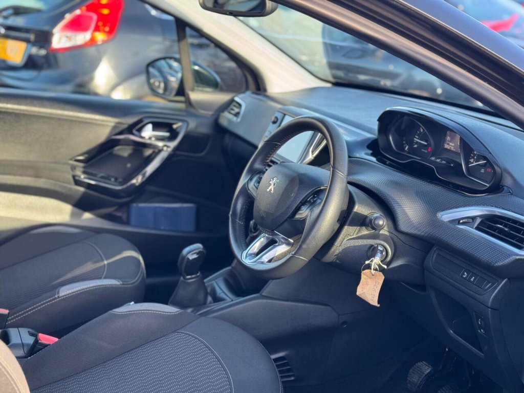 Used Peugeot 208 2015 for sale - 76910291: Photo 17