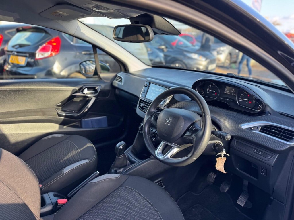 Used Peugeot 208 2015 for sale - 76910291: Photo 18