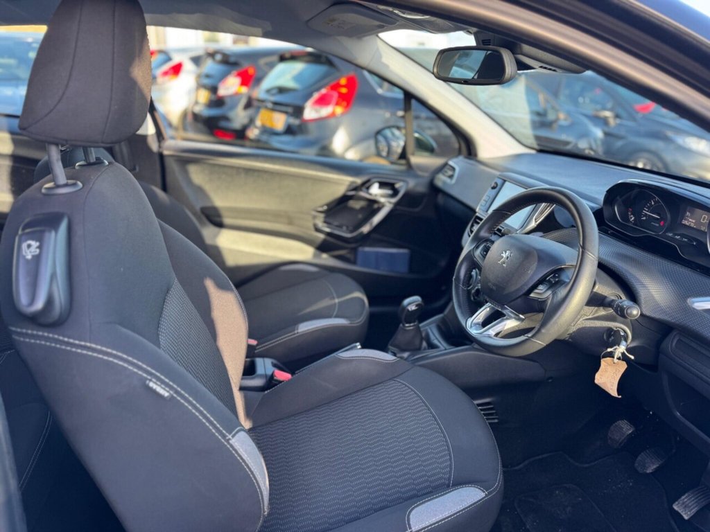 Used Peugeot 208 2015 for sale - 76910291: Photo 24