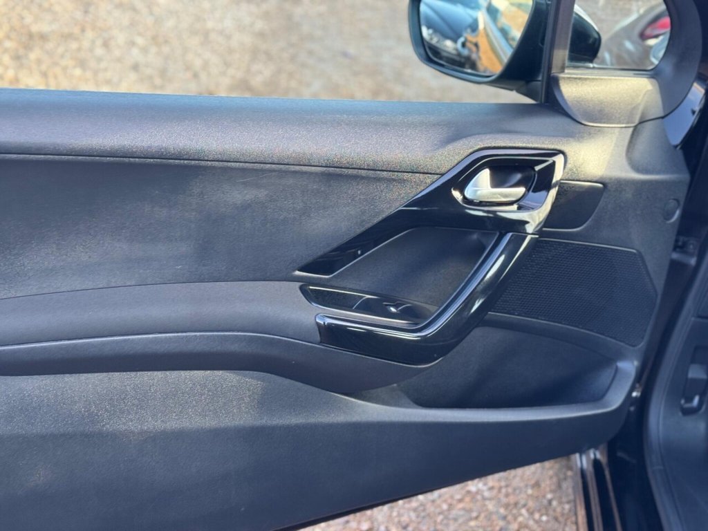 Used Peugeot 208 2015 for sale - 76910291: Photo 37
