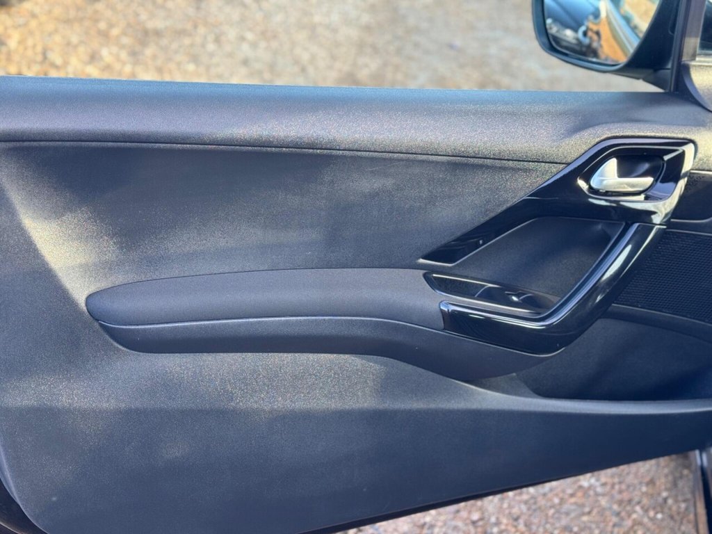 Used Peugeot 208 2015 for sale - 76910291: Photo 38