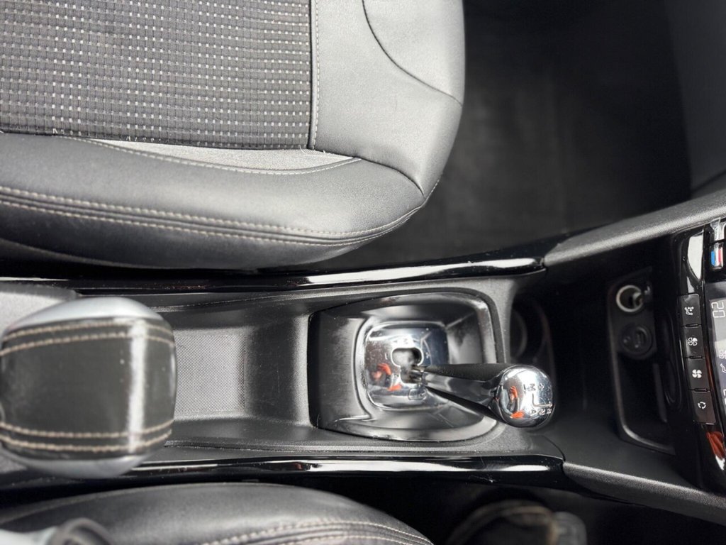 Used Peugeot 2008 2015 for sale - 76973696: Photo 18