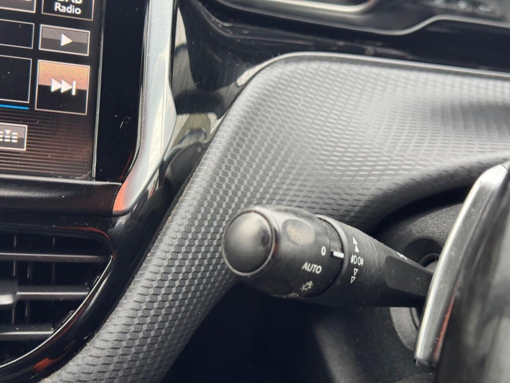 Used Peugeot 2008 2015 for sale - 76973696: Photo 33