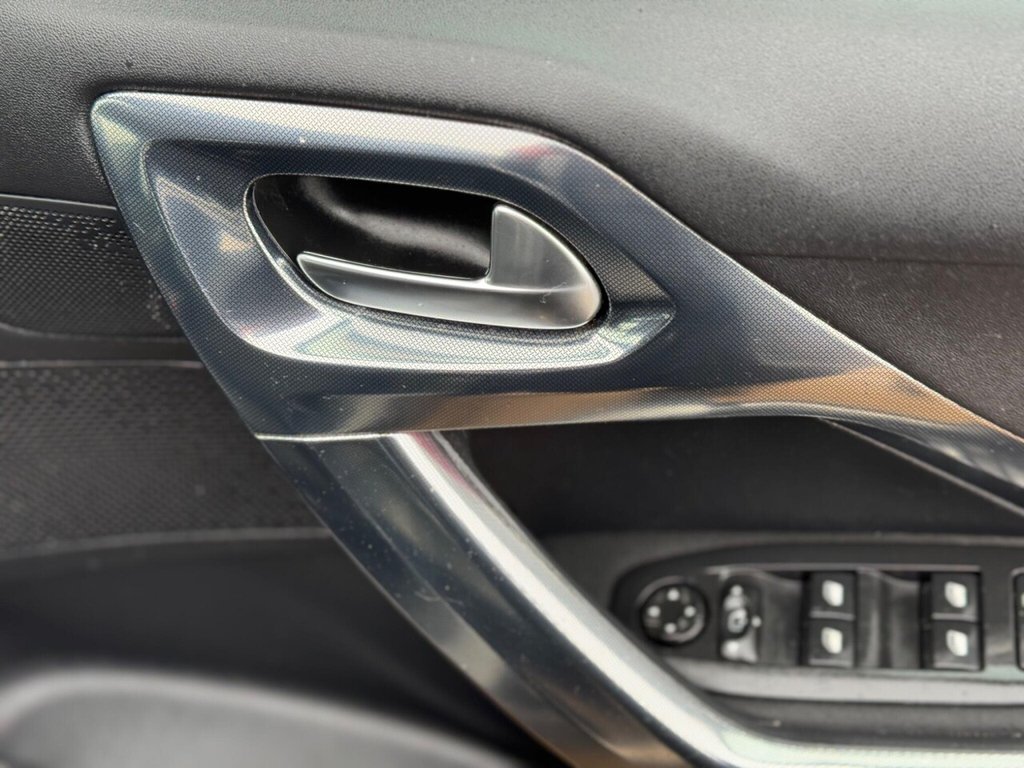 Used Peugeot 2008 2015 for sale - 76973696: Photo 40