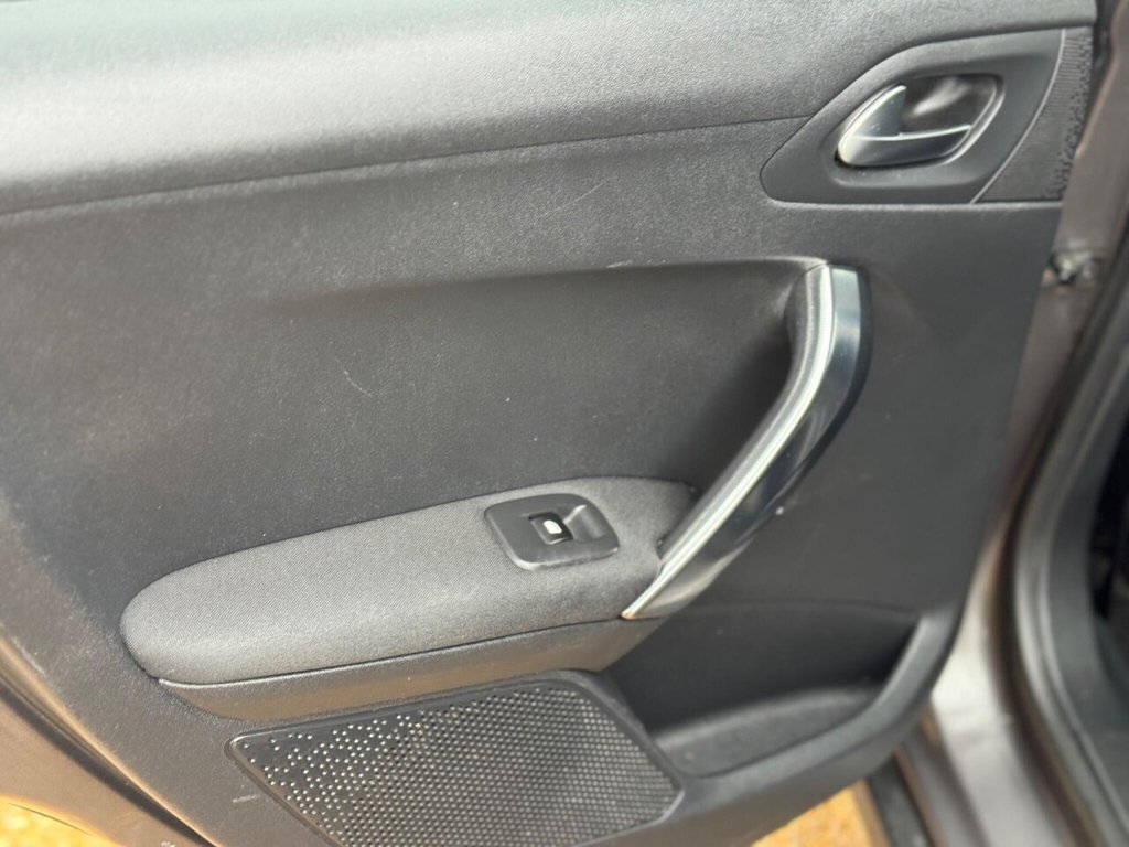 Used Peugeot 2008 2015 for sale - 76973696: Photo 43