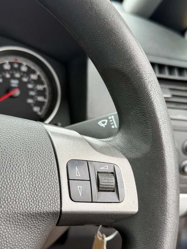 Used Vauxhall Zafira 2007 for sale - 75487815: Photo 24
