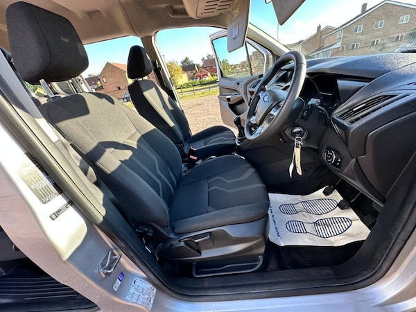 Used Ford Grand Tourneo Connect 2017 for sale - 75802270: Photo 14