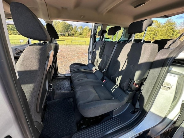 Used Ford Grand Tourneo Connect 2017 for sale - 75802270: Photo 17