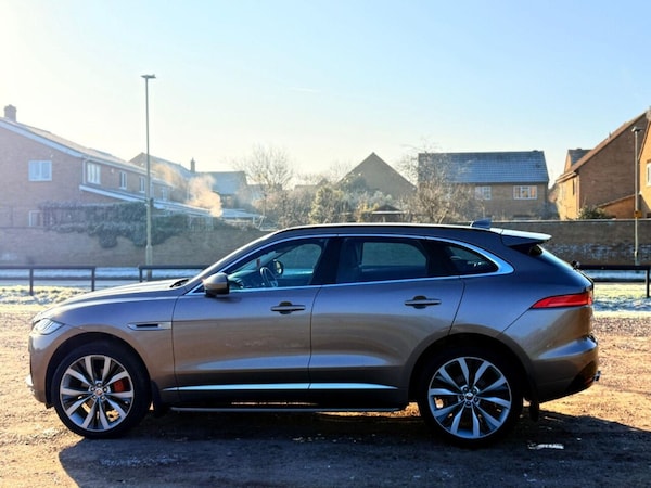 Used Jaguar F-Pace 2017 for sale - 75765598: Photo 19