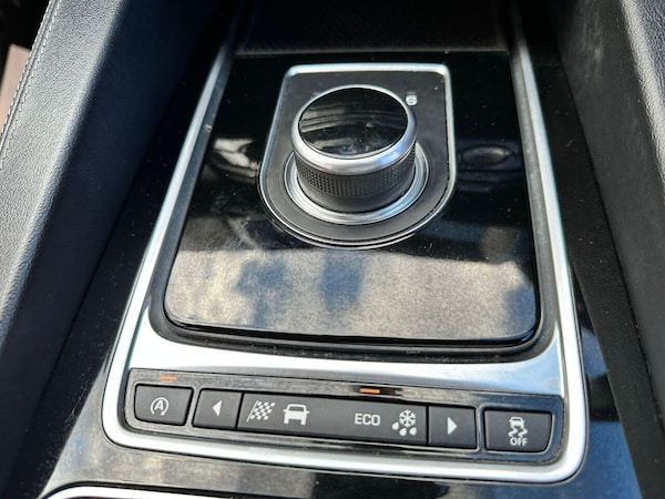 Used Jaguar F-Pace 2017 for sale - 75765598: Photo 40