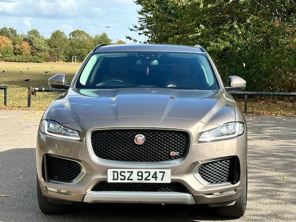 Used Jaguar F-Pace 2017 for sale - 75765598: Photo 4