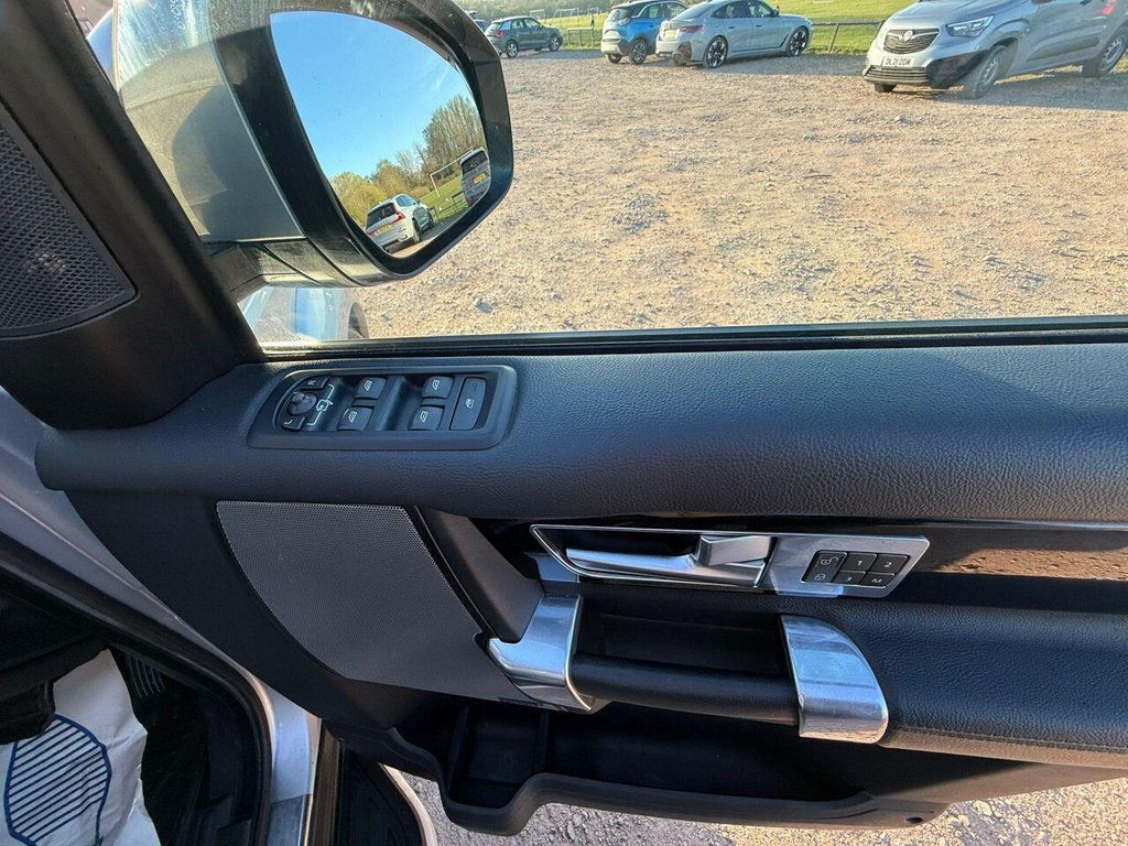 Used Land Rover Discovery 2015 for sale - 78167607: Photo 35