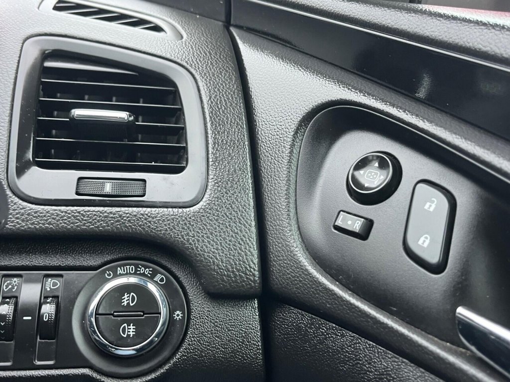 Used Vauxhall Insignia 2015 for sale - 76724630: Photo 30