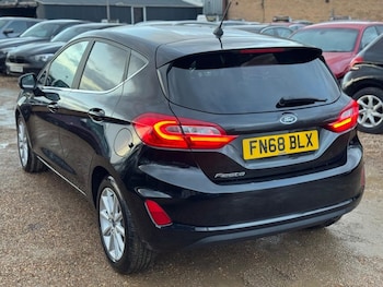 Used Ford Fiesta 2018 for sale - 77178012: Photo