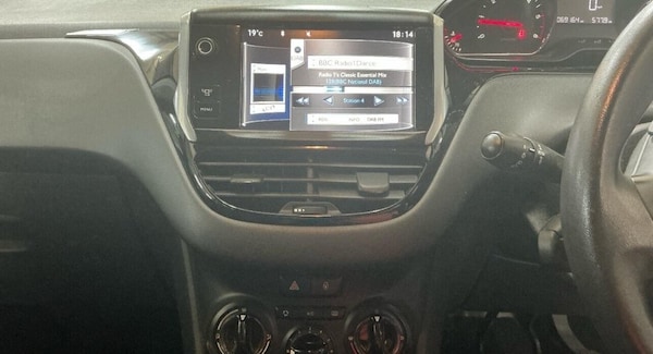 Used Peugeot 208 2013 for sale - 76168540: Photo 10