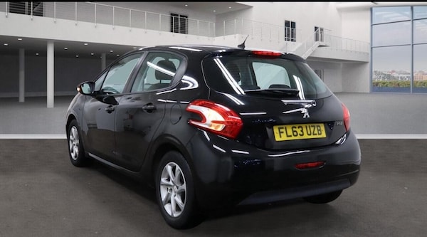 Used Peugeot 208 2013 for sale - 76168540: Photo 4
