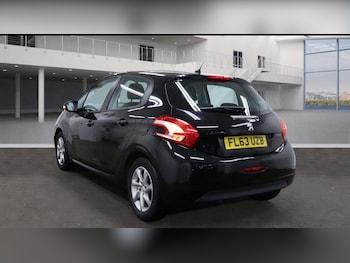 Used Peugeot 208 2013 for sale - 76168540: Photo 4