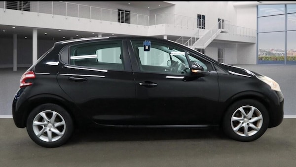 Used Peugeot 208 2013 for sale - 76168540: Photo 6