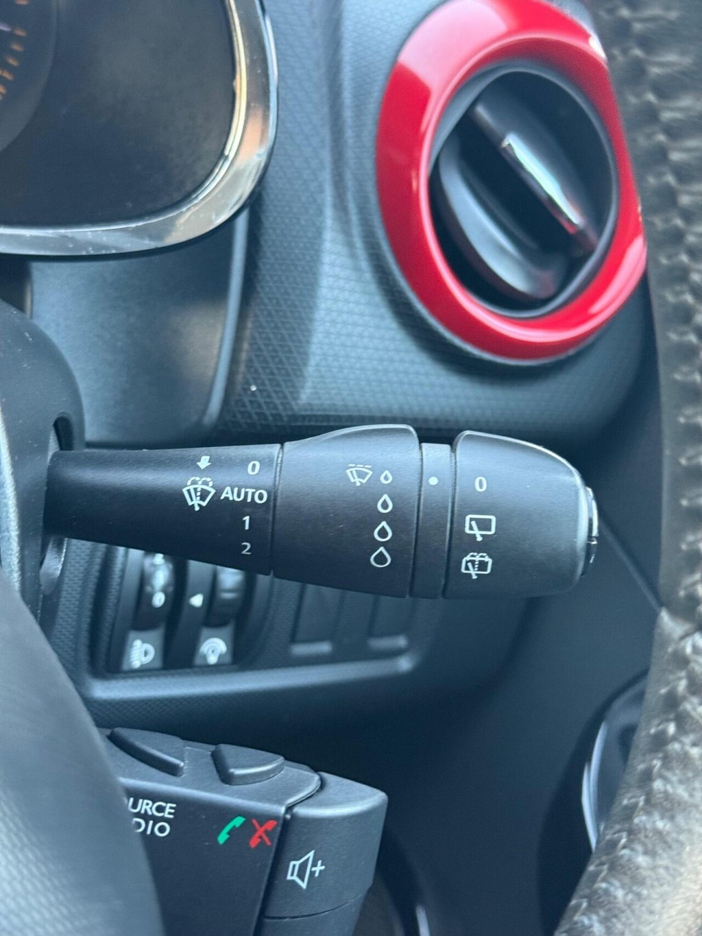 Used Renault Clio 2014 for sale - 76496217: Photo 21