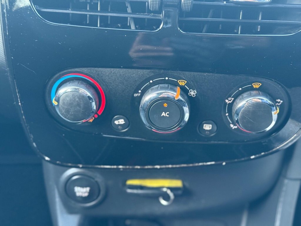 Used Renault Clio 2014 for sale - 76496217: Photo 23