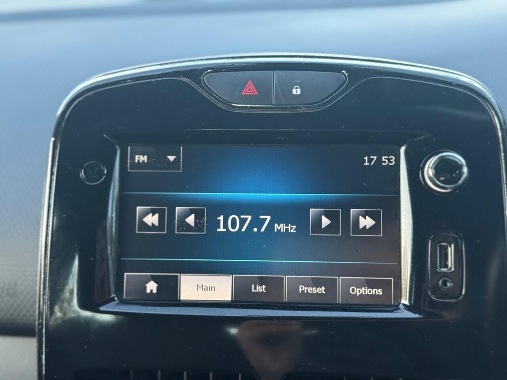 Used Renault Clio 2014 for sale - 76496217: Photo 31