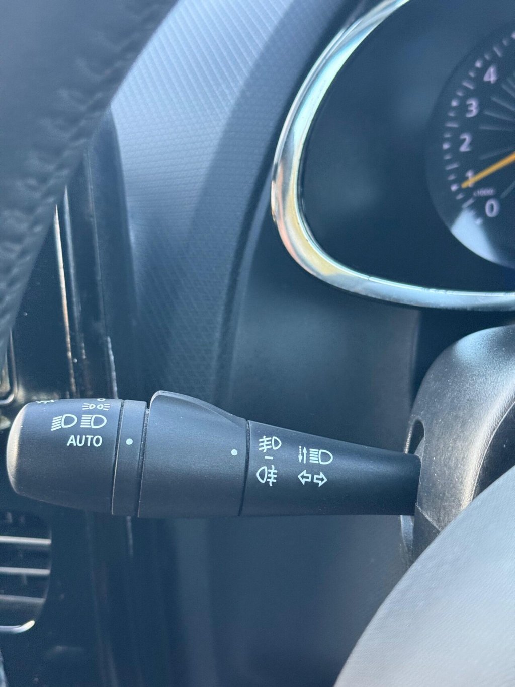 Used Renault Clio 2014 for sale - 76496217: Photo 44