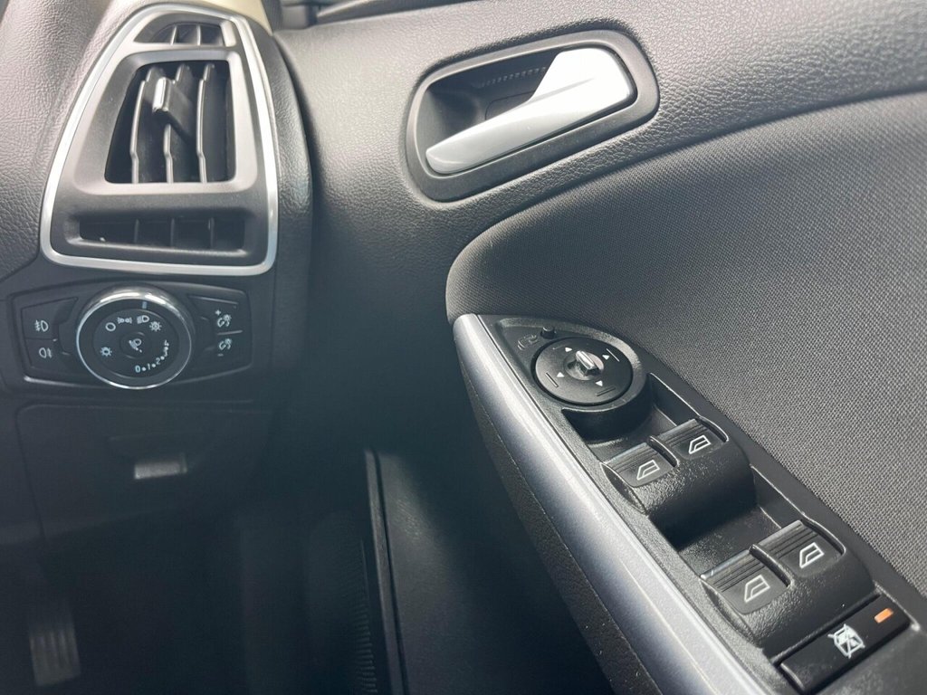 Used Ford Focus 2014 for sale - 76372577: Photo 15