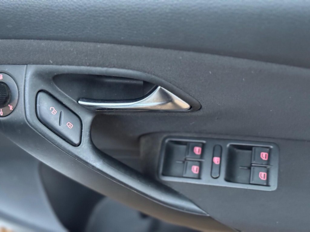 Used Volkswagen Polo 2009 for sale - 77218593: Photo 40