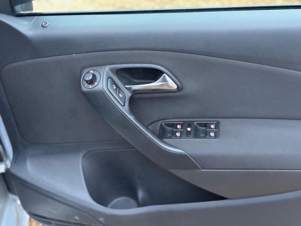 Used Volkswagen Polo 2009 for sale - 77218593: Photo 41